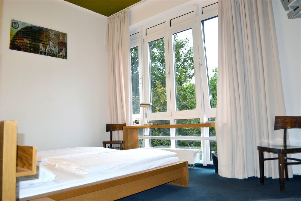 Midi Inn Parkhotel Mitte Берлин Экстерьер фото