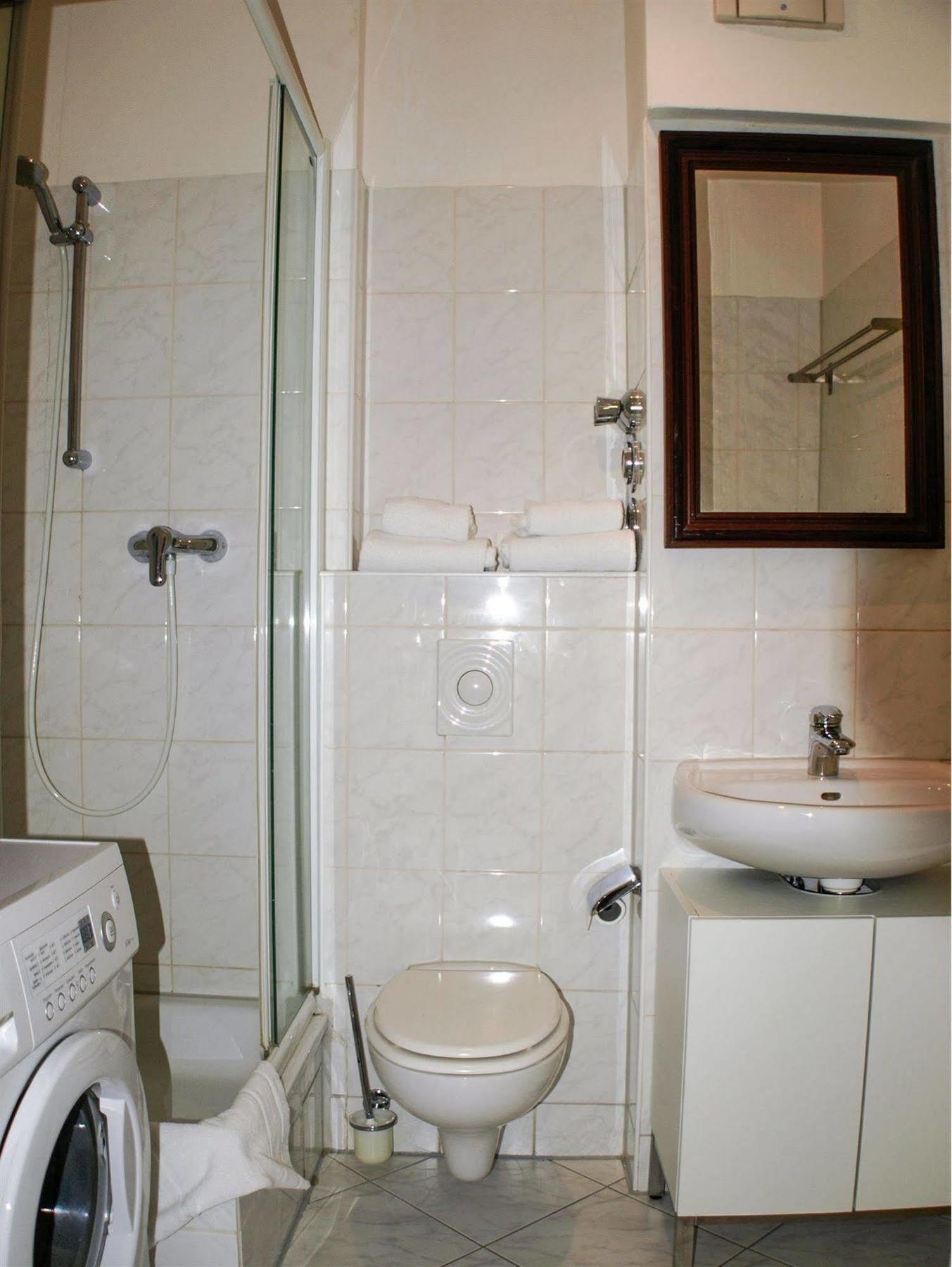 Midi Inn Parkhotel Mitte Берлин Экстерьер фото