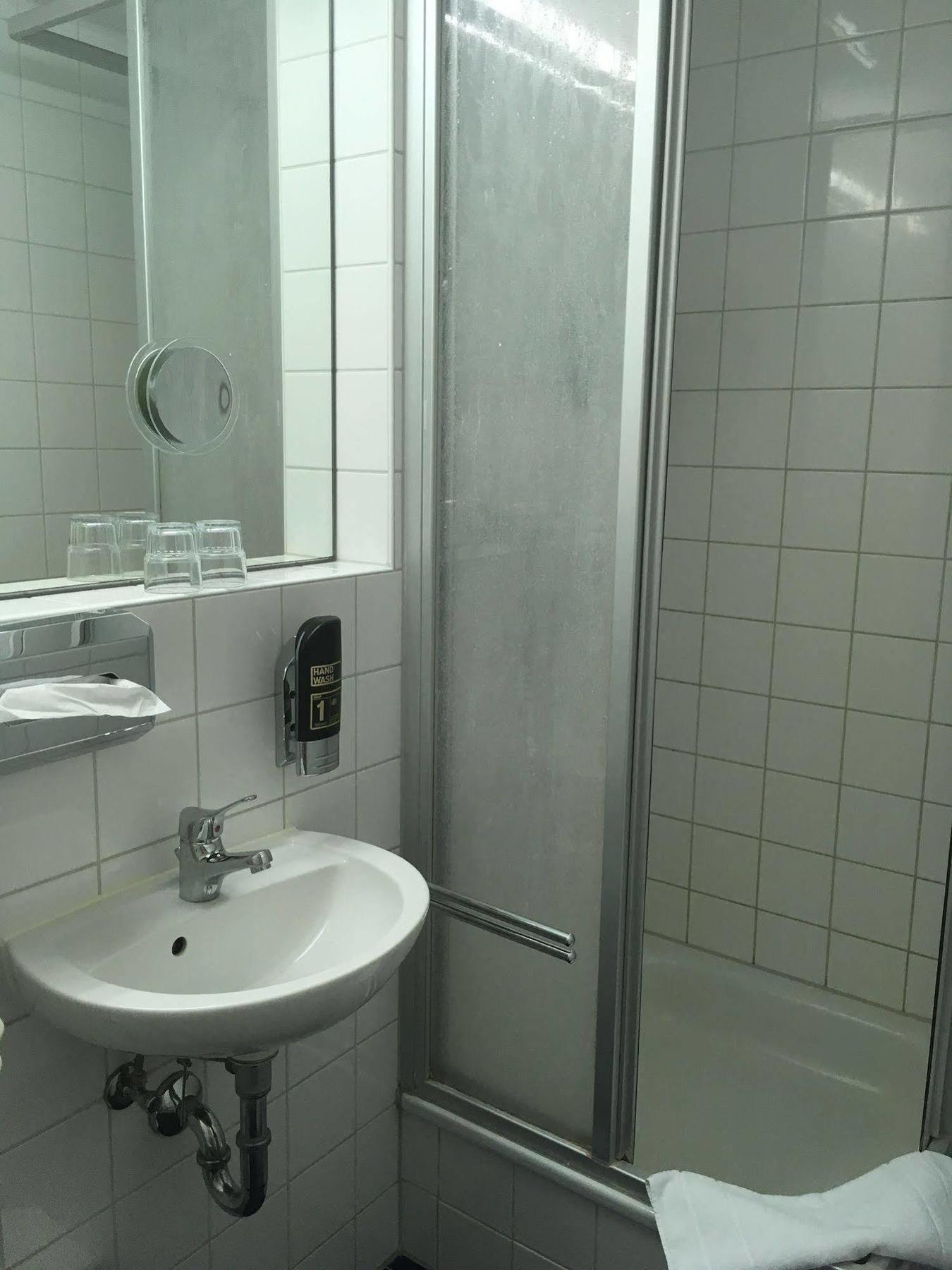 Midi Inn Parkhotel Mitte Берлин Экстерьер фото