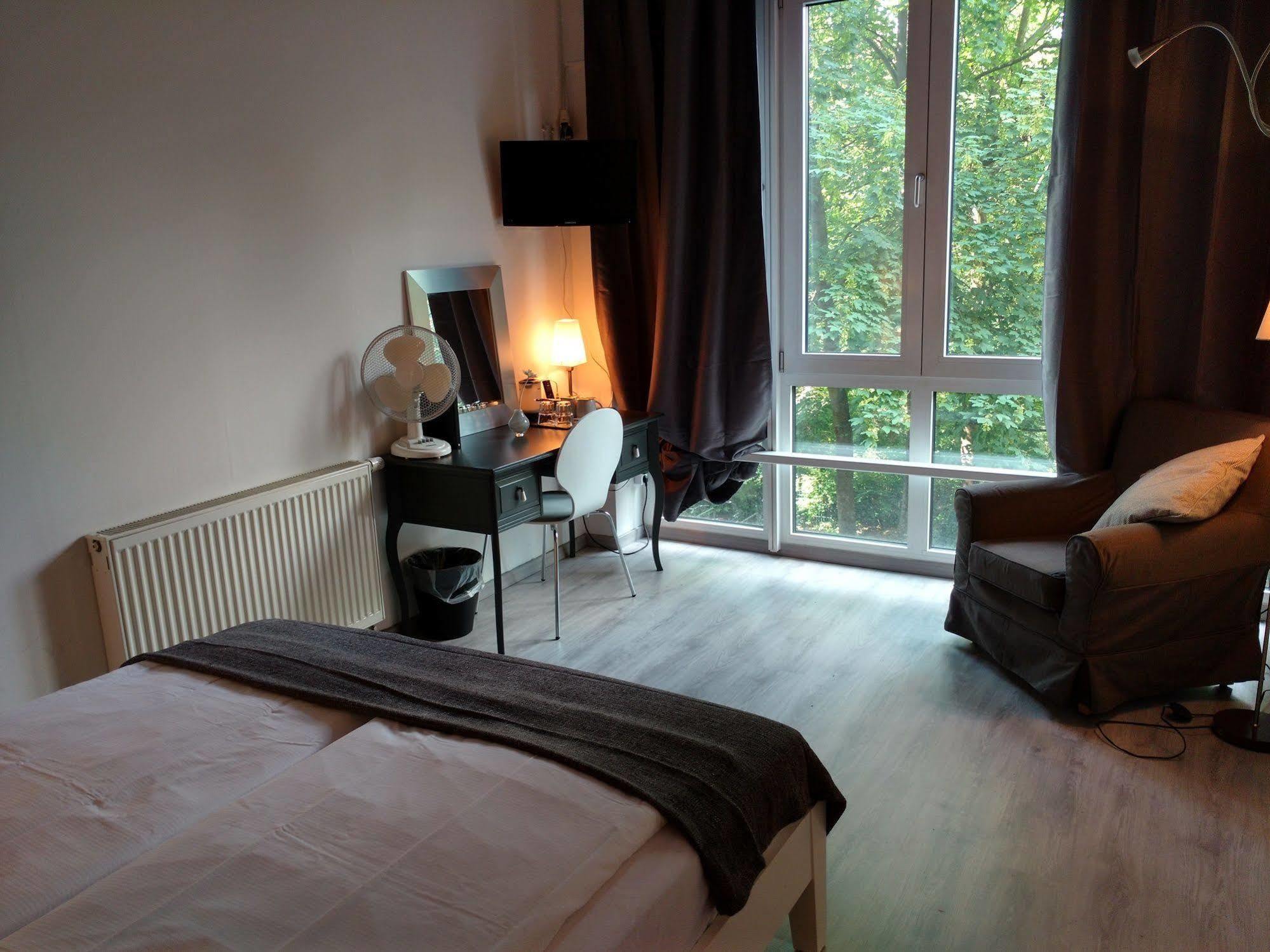 Midi Inn Parkhotel Mitte Берлин Экстерьер фото