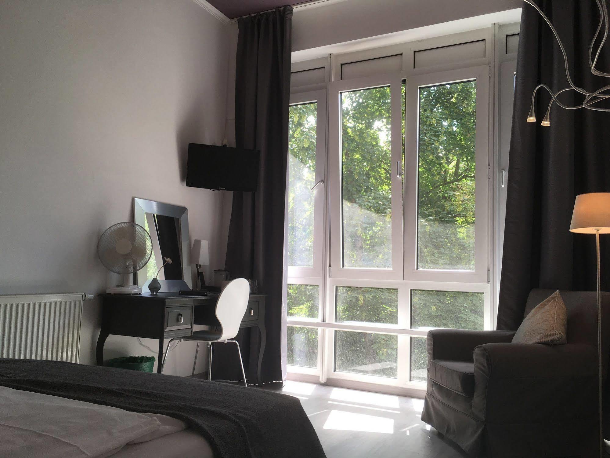 Midi Inn Parkhotel Mitte Берлин Экстерьер фото